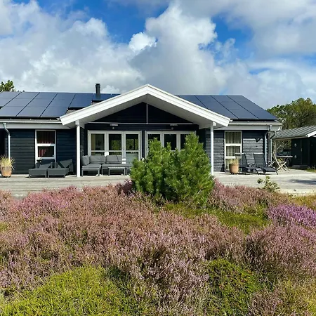 Cozy Summer House With A Large Natural Plot Vakantiehuis Ålbæk