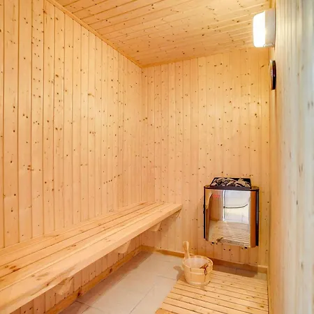 Cozy Summer House With A Large Natural Plot * Ålbæk