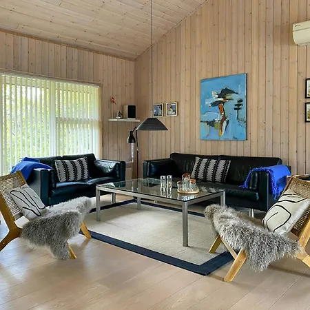 Cozy Summer House With A Large Natural Plot *