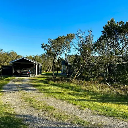 Vakantiehuis Cozy Summer House With A Large Natural Plot *