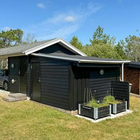 Cozy Summer House With A Large Natural Plot *